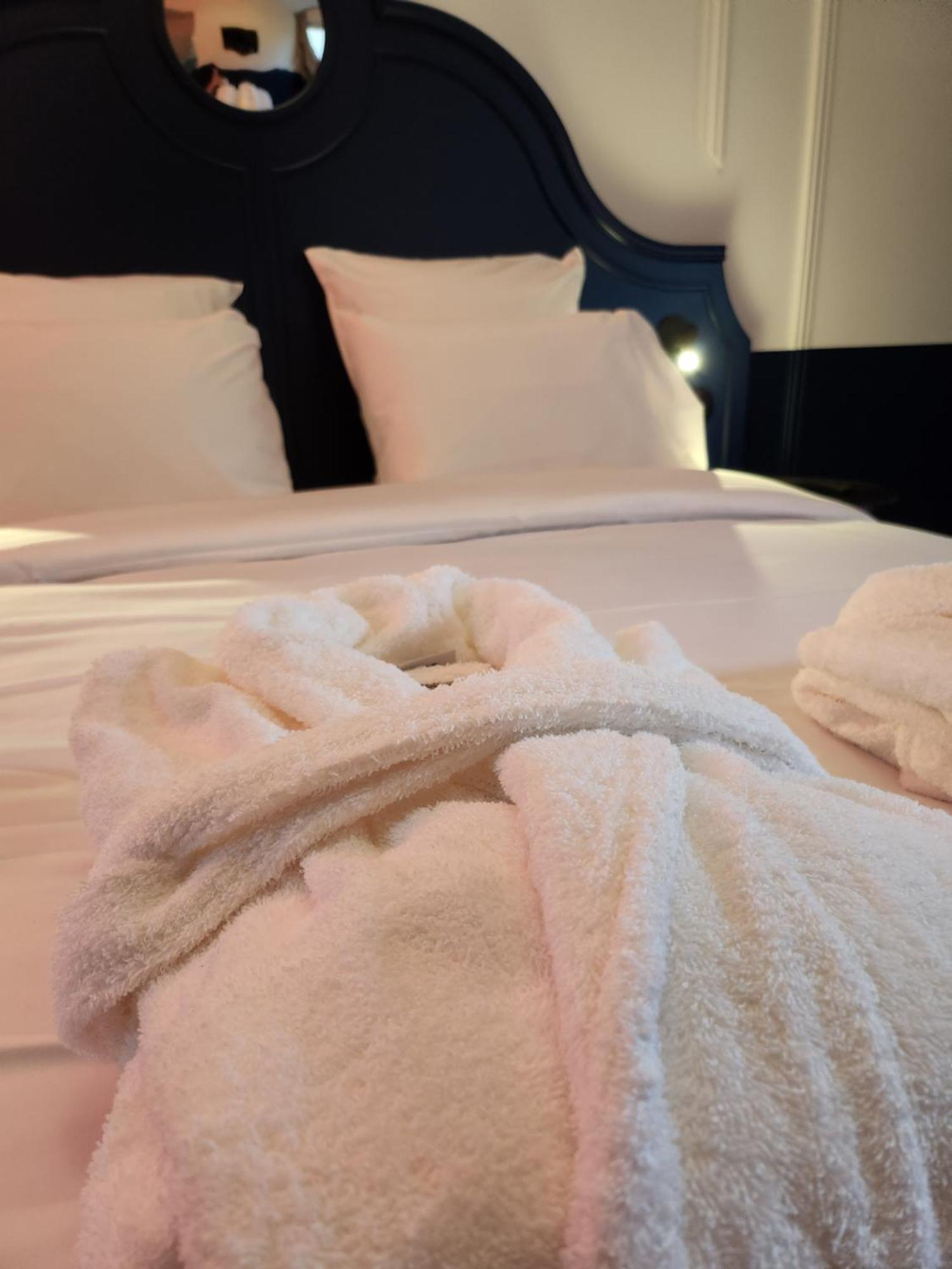 Labe Hotel Tours Centre Gare Bagian luar foto